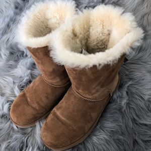 WOMEN’S SIZE 7 BAILEY BOW II UGGS - CHESTNUT